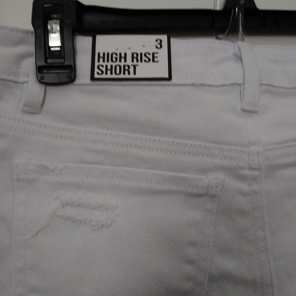 Almost Famous Distress Shorts Size 3 White - Picture 7 of 14